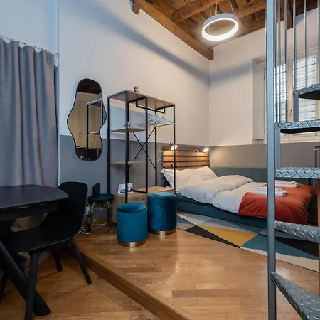 New! Nest Loft - Ac, Wi-fi , Sky Tv