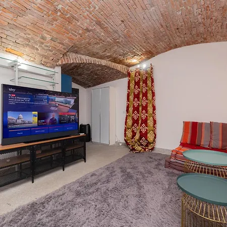 New! Nest Loft - Ac, Wi-fi , Sky Tv *